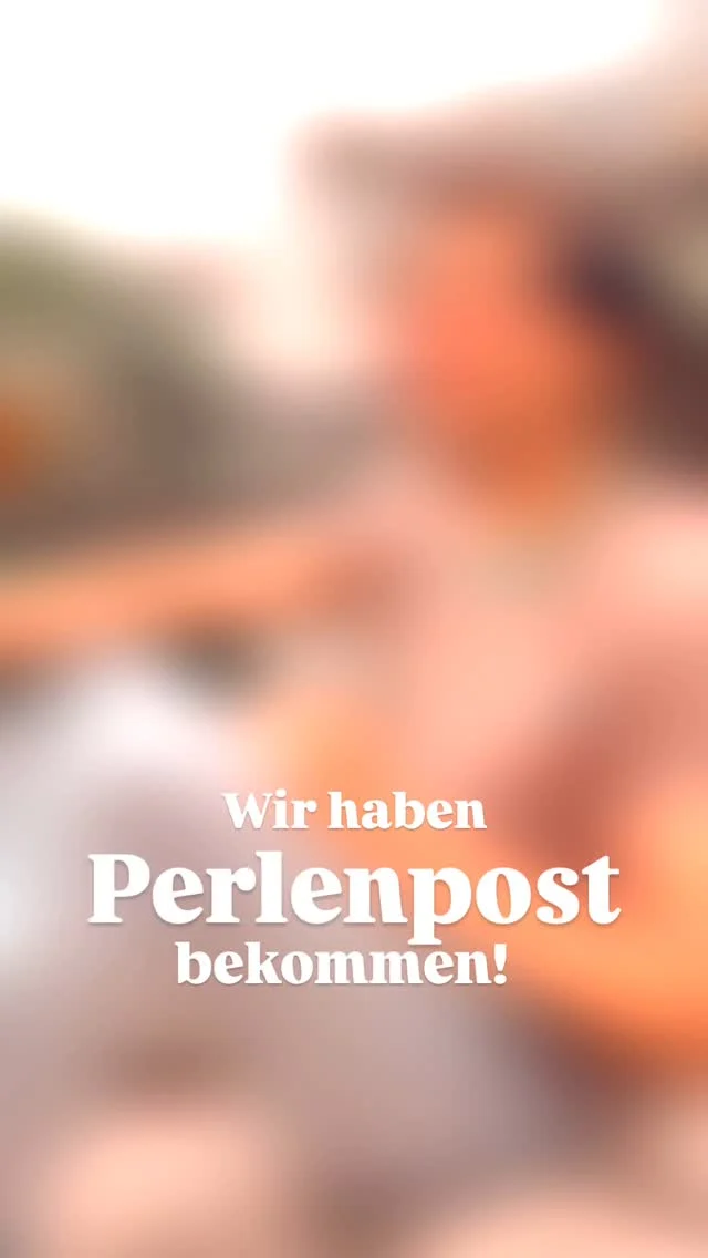 Post von den Perlis!
Soeben hat uns aus Italien diese Videobotschaft von den Perlis (aka Perlseer Dreigesang) erreicht.
Wir freuen uns, dass wir uns im Sommer die Bühne von Schloss Amerang teilen!

REIWAS Live am 15.7.2025

Perlseer Dreigsang und Alpenlandler Musikanten am 3.8.2025

Karten gibts auf der Website von Schloss Amerang!

Merci und saluti an die Perlis! 🎥 

#reiwas #perlseerdirndl #perlenpost #schlosskonzert #grüßeausitalien