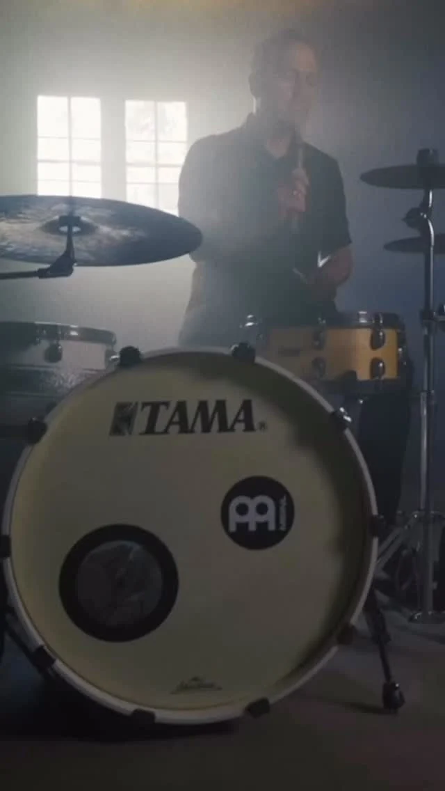 Ab Freitag gibts unser neues Lied: Nordpol! 
Passend zur Jahreszeit: klingt kalt, fühlt sich aber warm an.
——-> Nordpol Release: 7.11.25

❄️ 💭 ❤️ 

#nordpol #neuesingle #träumen #erinnern #spüren #kindheit #reiwas #mundartfolk 

#