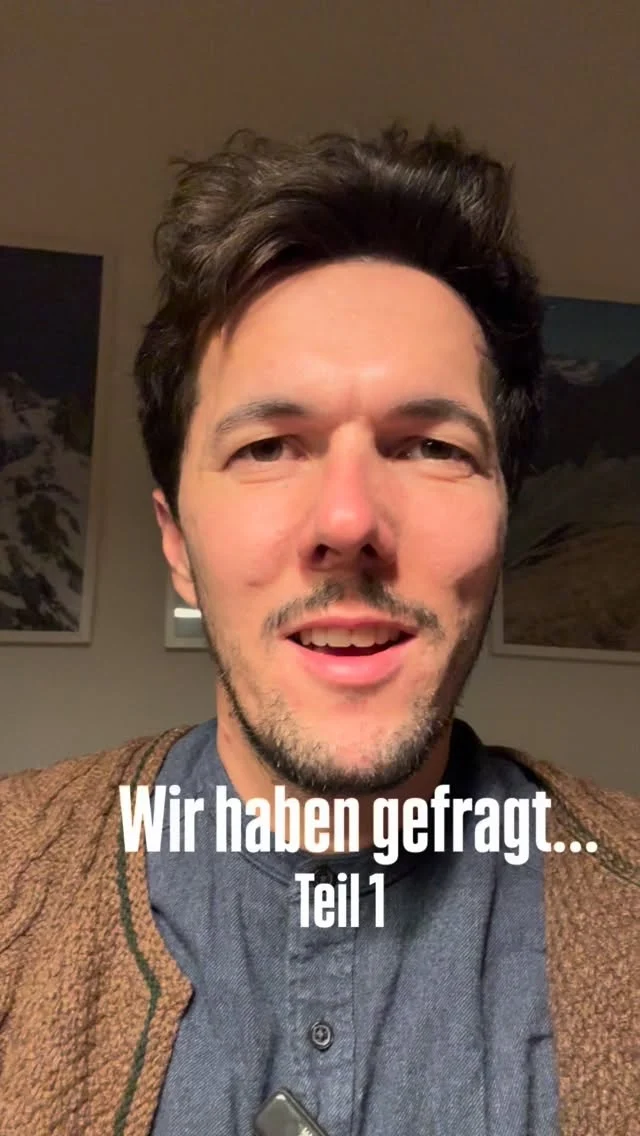 Die Welt fühlt sich grad kälter an? Wir haben Menschen gefragt, die durch ihre Arbeit in der Öffentlichkeit viel Positives, aber oftmals auch Gegenwind erfahren: Was wärmt dich, wenn’s kalt wird – draußen und drinnen?
Inspiriert vom neuen REIWAS-Gedichtband „Lieb mich heiß an kalten Tagen“. ❤️ 10% gehen an Sternstunden, noch bis Weihnachten!

Was wärmt dich? Lass es uns wissen!

#wärmeimherzen #mundartfolk #liebeliebeliebe #dankeeuch #sternstunden