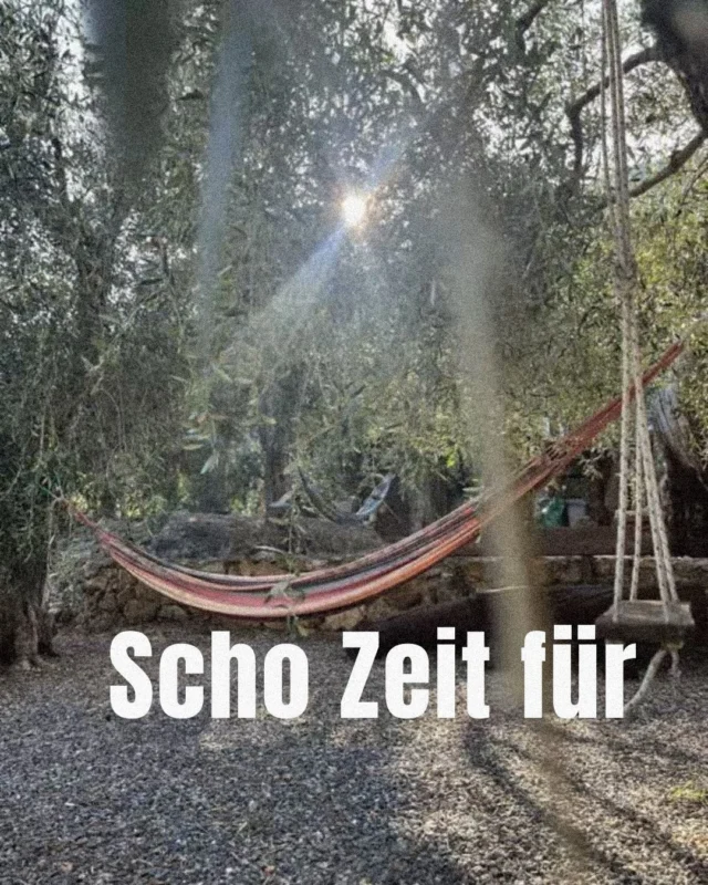 Noch nicht???
Dann wird’s aber Zeit…
Wie des geht? „Wissen wir a ned so genau!“. 
Mitsingen wär ein Anfang, wobei, des is ja a schon wieder was doa…

#nixtun #einatmenausatmen #wiegehtdas #alleranfangistschwer #heimatsound