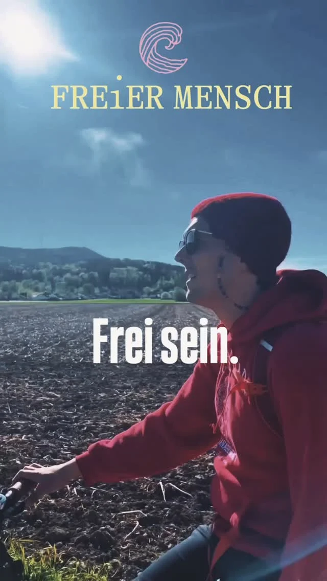 Jetzt ist es soweit.
Unser neues Album „Freier Mensch“ ist draußen.
Ein Jahr Studio.�Viele Geschichten.�
#freiermensch #release #dankbarwowirleben #mundartfolk #neuevolksmusik