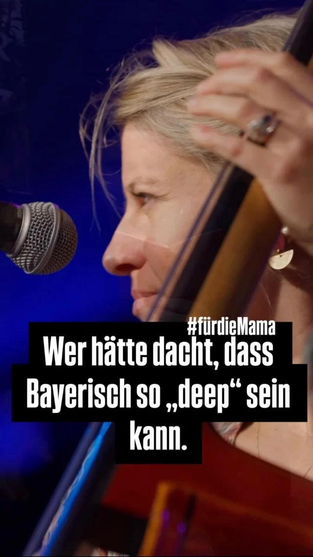 Für die bayerische Mama darf‘s schon mal emotionaler sein, in Lyrik und als Lied…
Wenn du‘s ihr ned sagen kannst, schicks ihr (und natürlich ned nur den bayerischen Mamas).
📖 „Olaoana“ von @johannes_thalmayr 
🎶 Danke dir

#deep #mundart #bayerisch #lyrik #mama