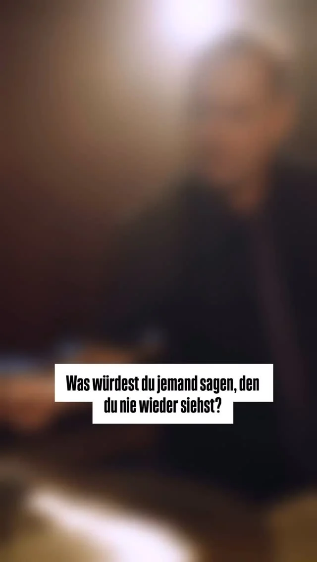 Hast du das auch schon erlebt?
Manche Dinge gedacht, aber der Person nicht gesagt und dann gab’s keine Möglichkeit mehr?
Was wär es bei dir, was du dem einen Menschen doch noch sagen würdest?

#mundartfolk #abschied #mongolei #neuesalbum #akkordeon
