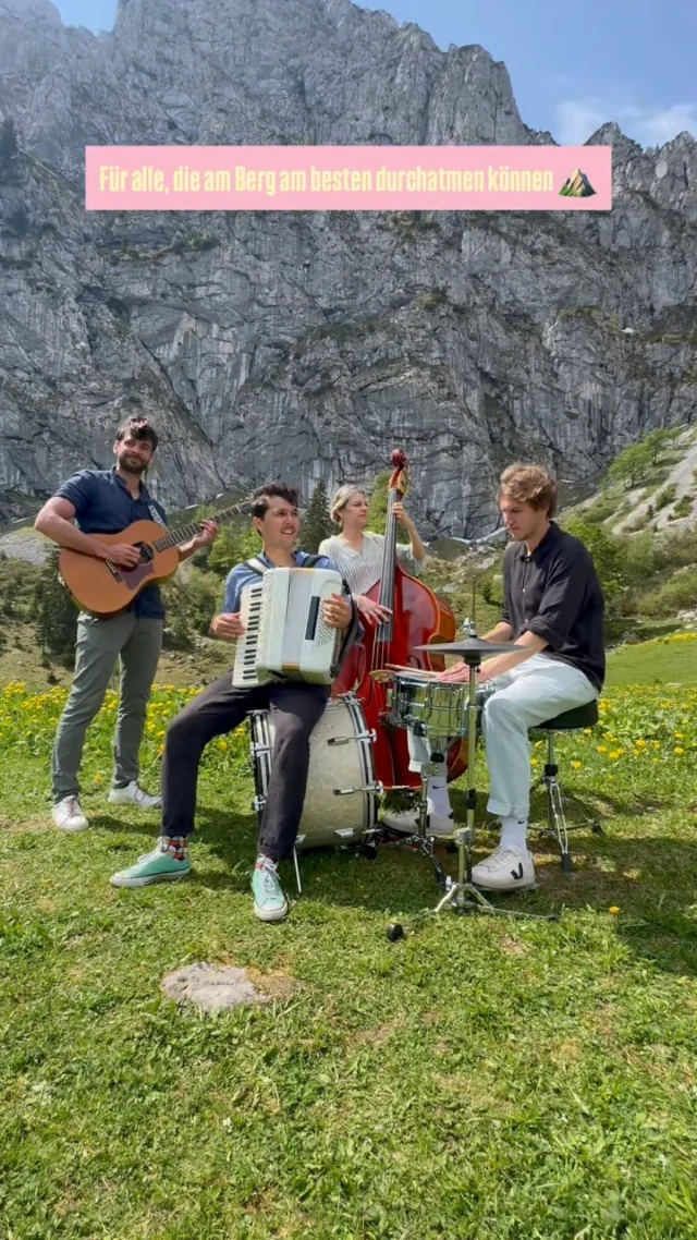 Es gibt Orte, die brauchen keine großen Worte. 🏔️
Wo kannst du am besten abschalten? ⬇️⬇️⬇️
#akkordeon #oberland #mundartfolk #abschalten #durchatmen