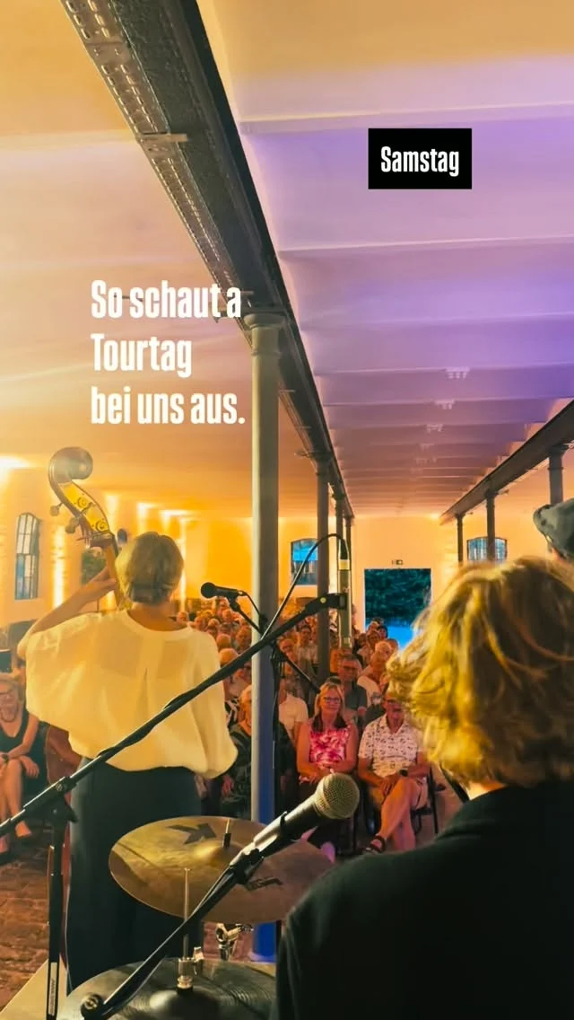 Scheeeee war‘s!
Merci an alle, die dabei waren, zugehört und Live Musik mit uns gelebt haben!
Wir lieben einfach konzerteln.
Danke @hohenloher_kultursommer 
#tourtag #livekonzert #mundartfolk #freiermensch #reiwas