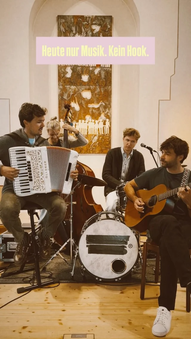 Mehr gibt’s heid ned zum sagen.
🎶 Zu zweit allein….(weil des auch manchmal reicht)
#zuzweitallein #instrumentales #akkordeon #mundartfolk #neuevolksmusik